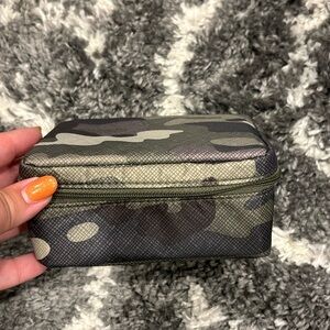 Camo jewelry case